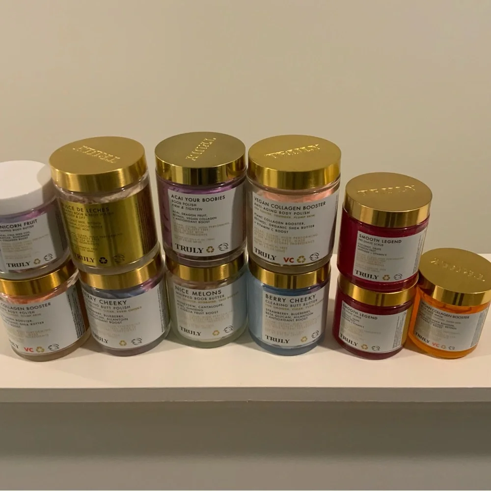 TRULY Skincare Moisturizer Set - Gold, White, Pink, Red, Blue - Picture 6 of 6